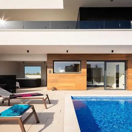 Вилла Old Olive Vi